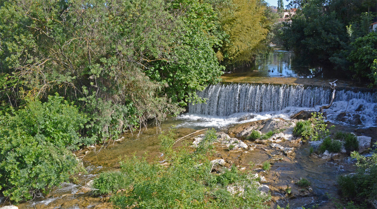 L'Uvèuno à Pont de l'estello